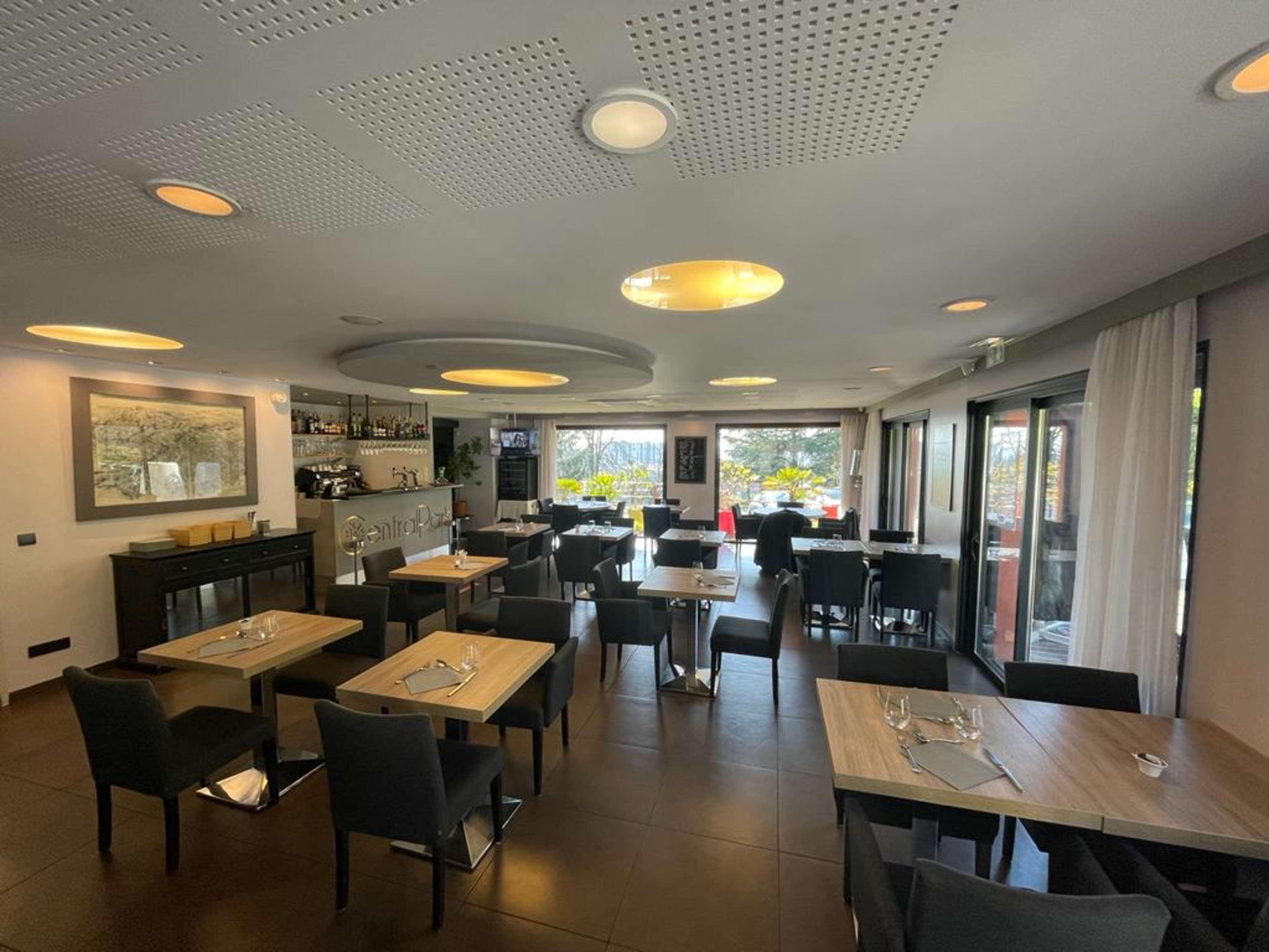 Kyriad Lyon Sud Sainte Foy Exterior foto